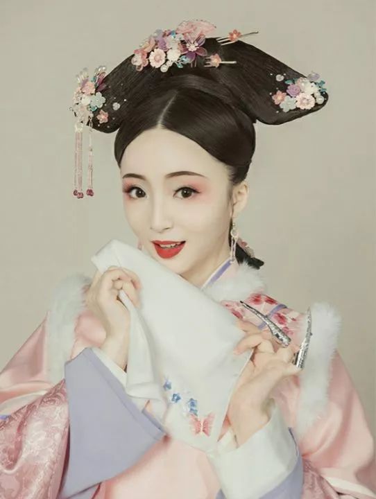 伊人时尚潮流与个人成长轨迹的最新动态