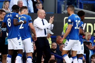 埃弗顿队最新动态概览