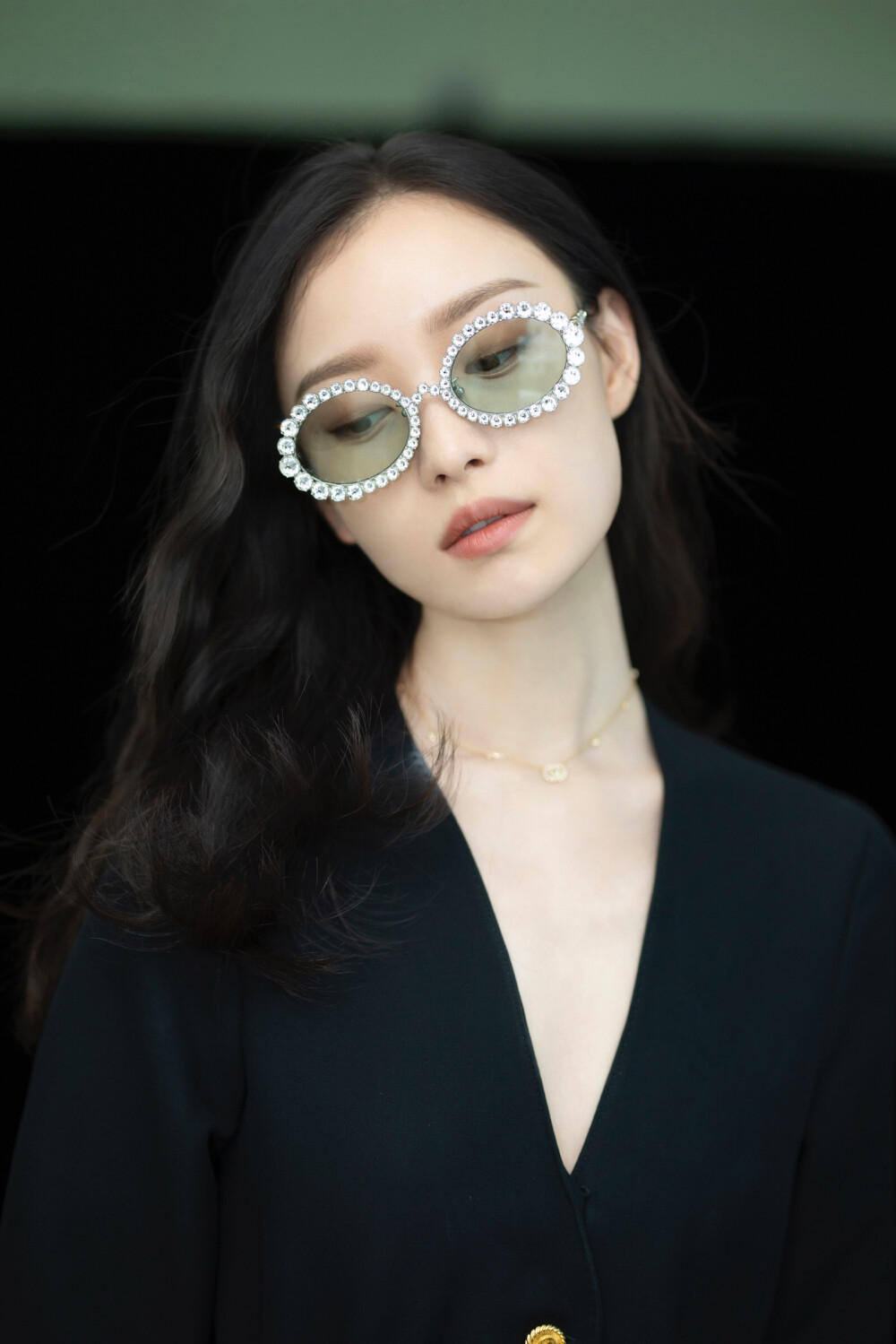 倪妮最新精美壁纸，时尚与艺术的完美融合